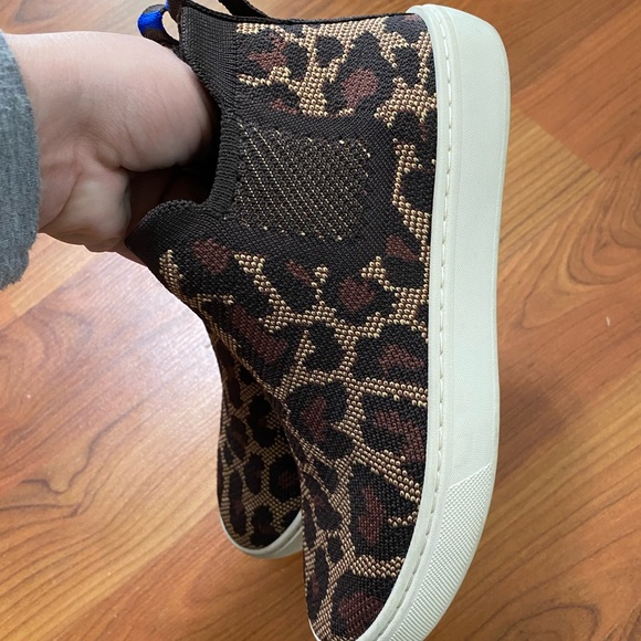 ROTHY’S The Chelsea boots sneakers slip on comfort cheetah wildcat leopard 5.5 - Picture 8 of 9